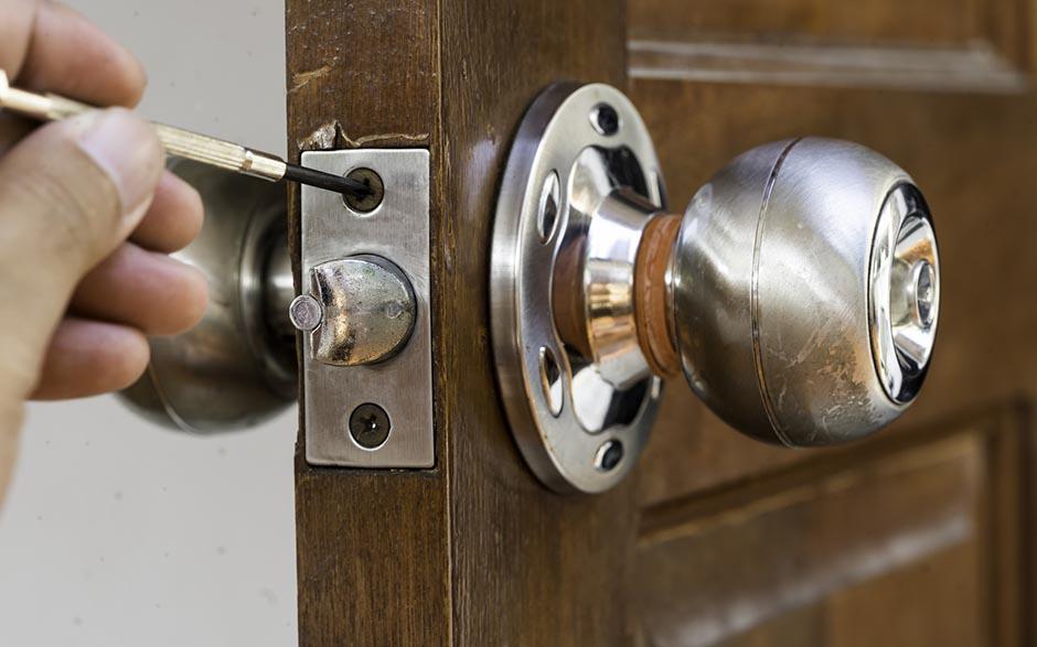 ouvrir une porte avec un trombone Combs-la-Ville